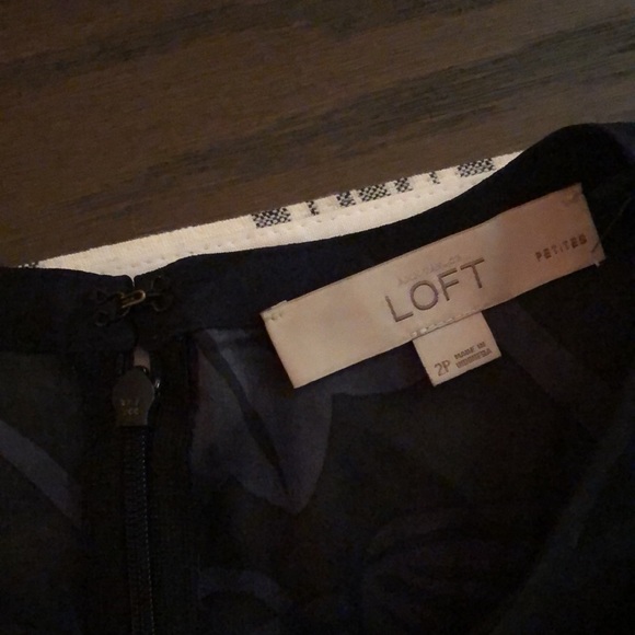 Ann Taylor Loft long sleeve floral dress. 2 Petite - Picture 12 of 13